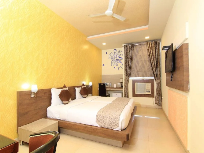 OYO 2136 Hotel The Continental