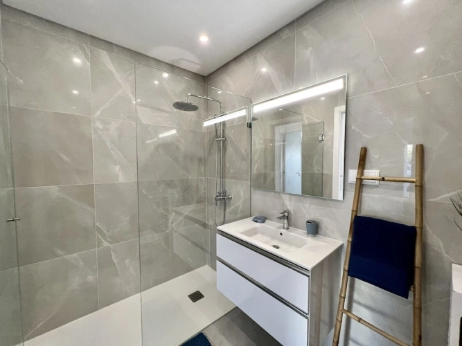 1 Bedroom Apartment with sea view