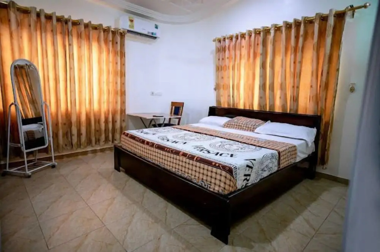 Crislord Palace Hotel