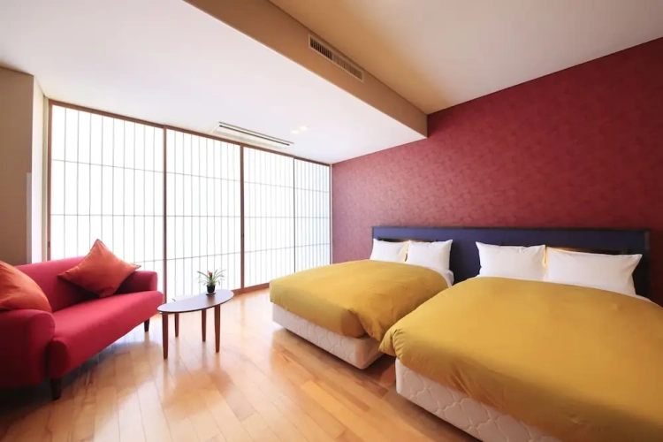 Standard Twin room with balcony