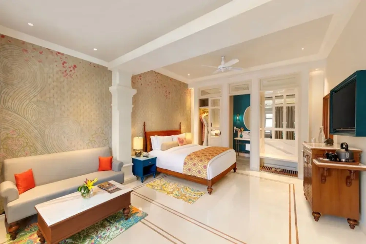 Deluxe Double room with courtyard view