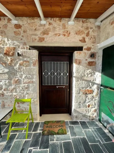 Tholos Studio, Sternes