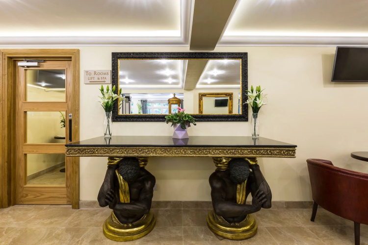 Linton Hotel