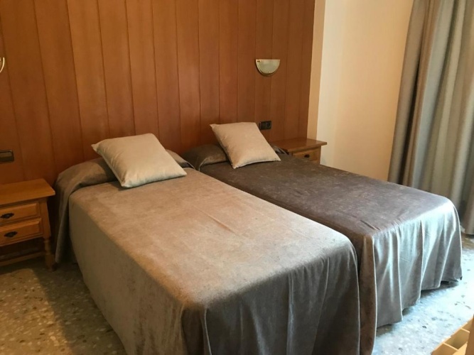 Standard Twin room with balcony