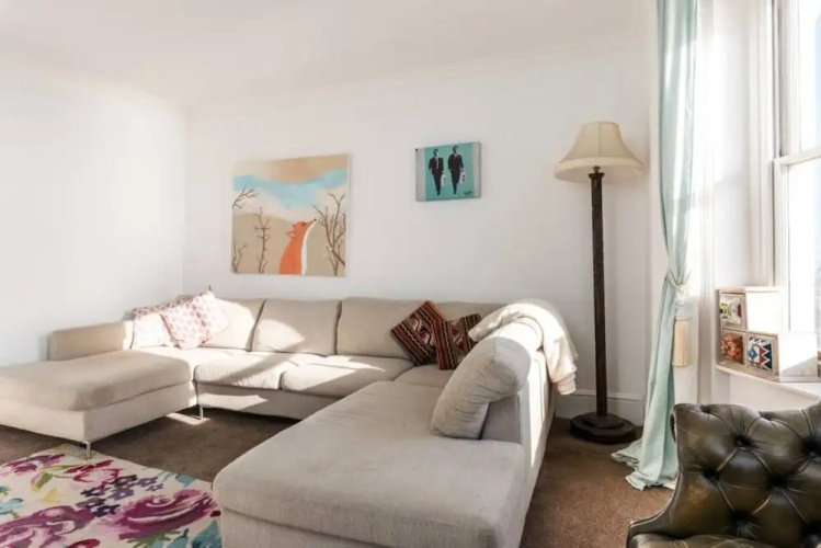 2 Bedroom Flat With Stunning Sea View