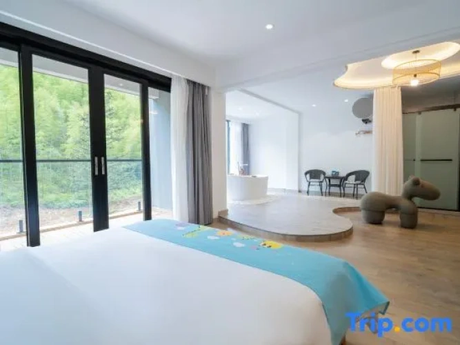 Twin Family Suite with balcony