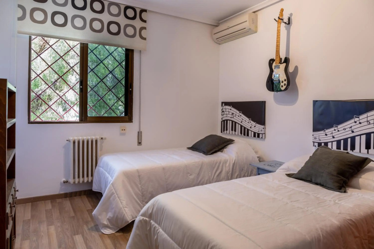 Gran Chalet céntrico con piscina y bbq privada a 5 minutos playa
