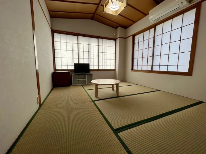 Standard Triple room