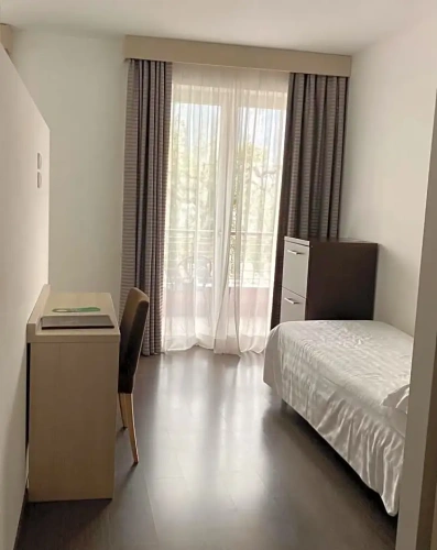 Standard Triple room with lake view