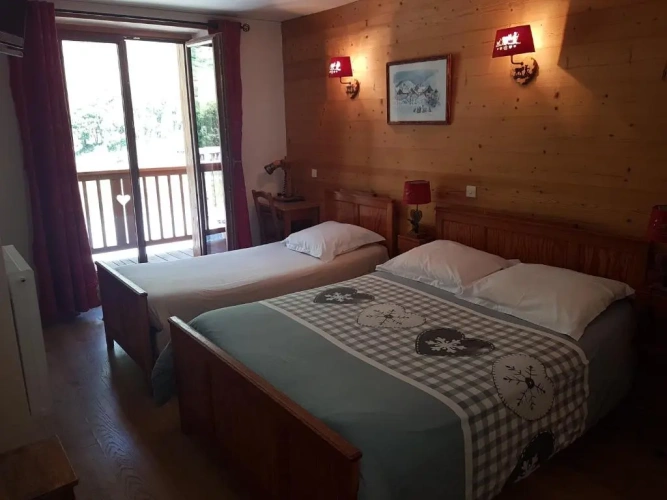 Standard Triple room with mountain view