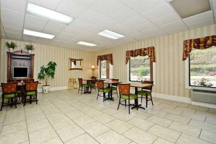 Manchester Heritage Inn & Suites