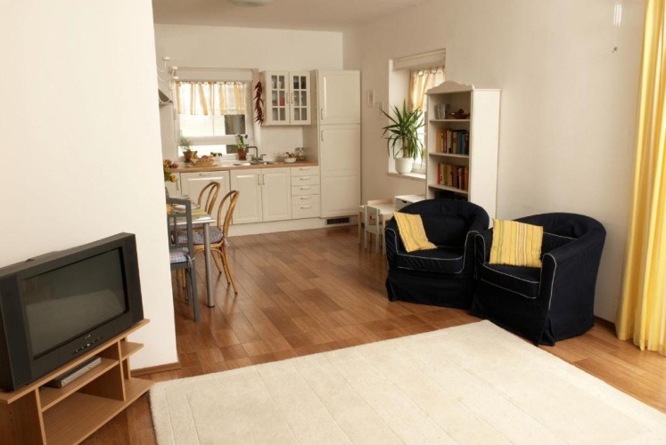 2 Bedrooms Apartment
