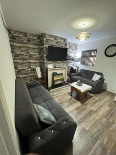 Impeccable 2-bed House Near City Centre