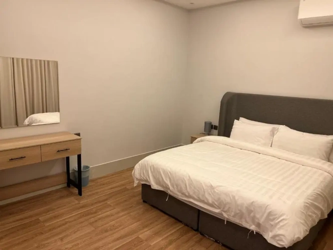 3 Bedrooms Apartment