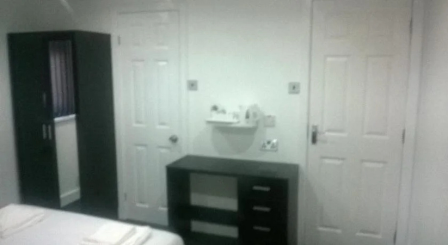 Sunrise Avenue Hotel