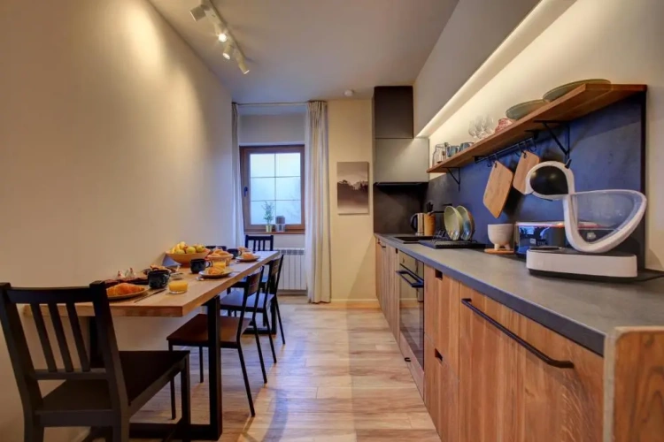 Apartment with mountain view