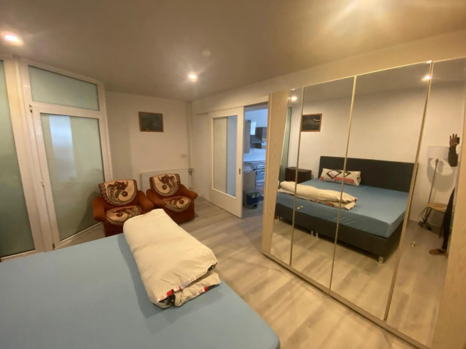 Ruhiges ein Zimmer Wohnung