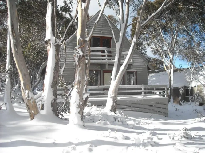 4 Bedrooms Cottage