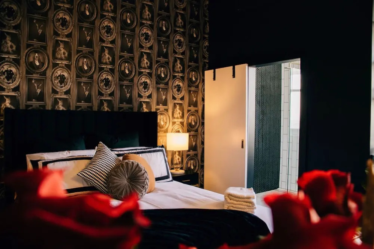 Rooms of Renown
