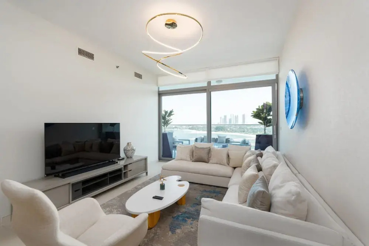 Urban 1BR Palm Apt w Beach Access