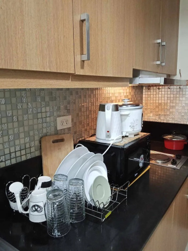 Serene Pasay Getaway - Entire Apartment for Rent