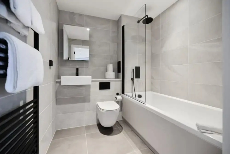 The Tottenham Wonder - Pleasing 2bdr Flat With Balcony
