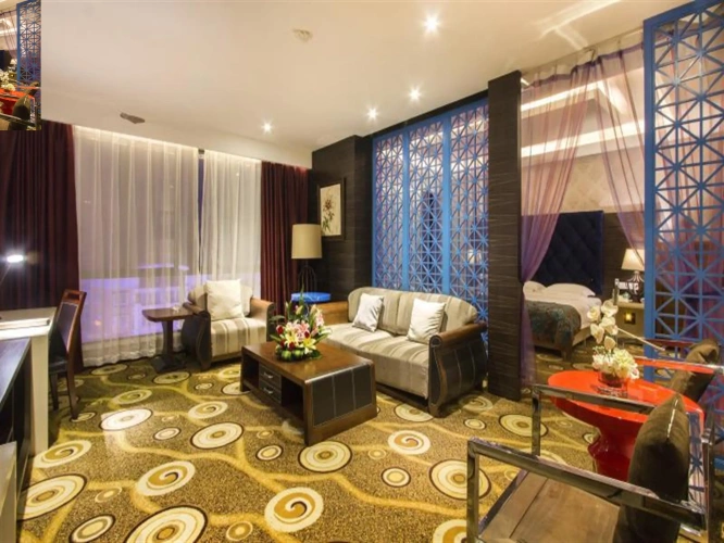 Deluxe Suite