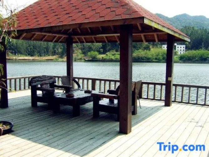 TaoHuaYuan Holiday HotelHotel Overview