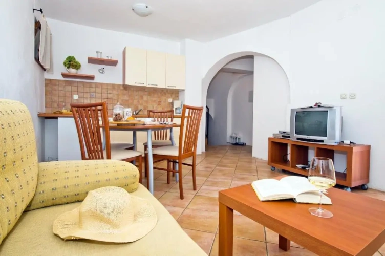1 Bedroom Apartment with balcony and with view