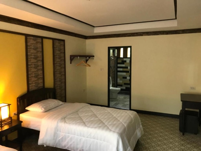 Standard Triple room