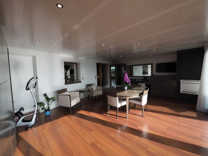 Maison Du Lac Boutique Hotel