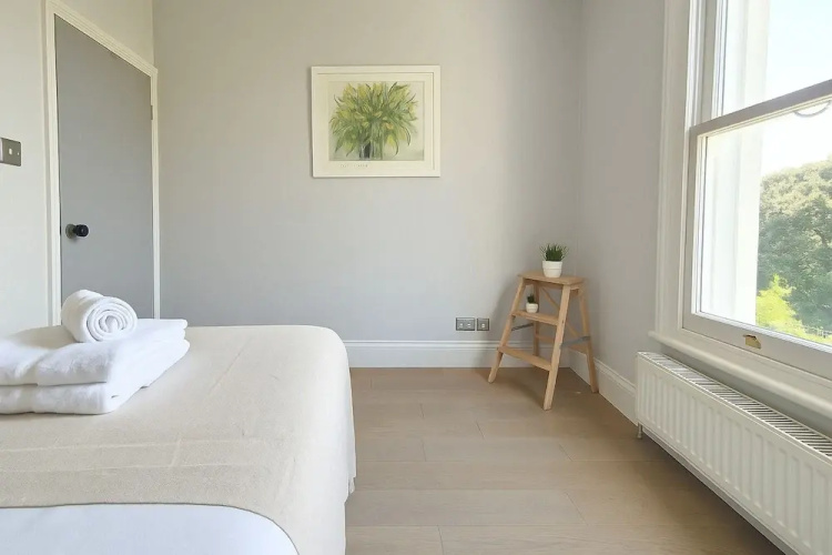 1 Bed Flat near Westfield