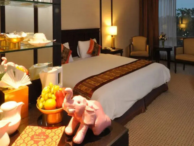 艾亚兰湖度假酒店(Iyara Lake Hotel & Resort)