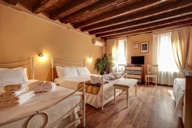 Standard Quadruple room