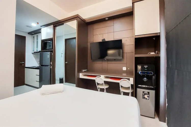 Fancy And Nice Studio At Transpark Bintaro Apartment
