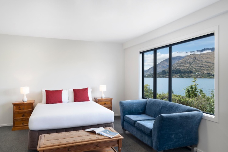 Studio with lake view