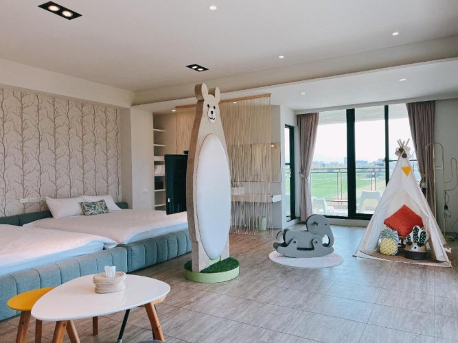 Deluxe Quadruple room with balcony