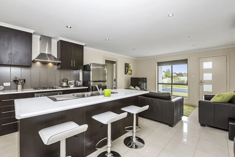 3 Bedrooms Apartment