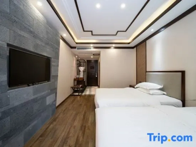 Standard Twin room with river view