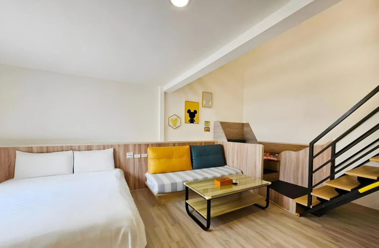 Happiness Yes Hostel