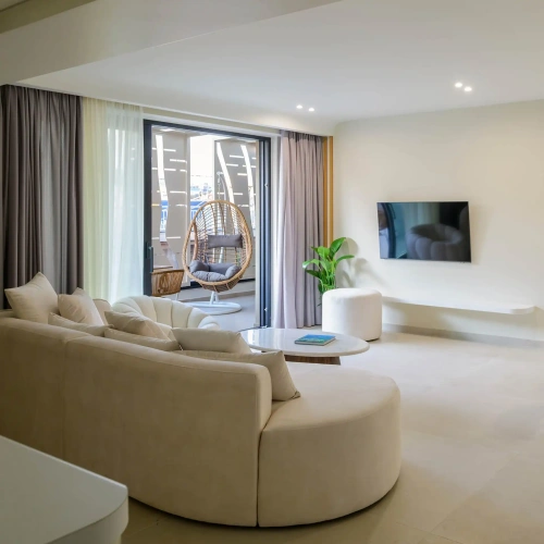 3 Bedrooms Apartment with city view
