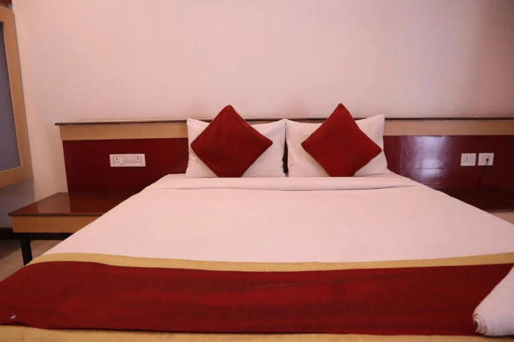 Smilestay Sri Sai ram Suites