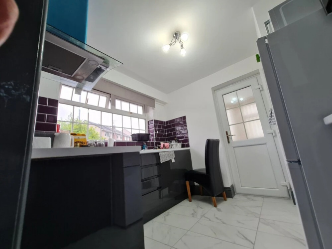 Bristol 2-bed Bungalow, Sleeps 4, Parking