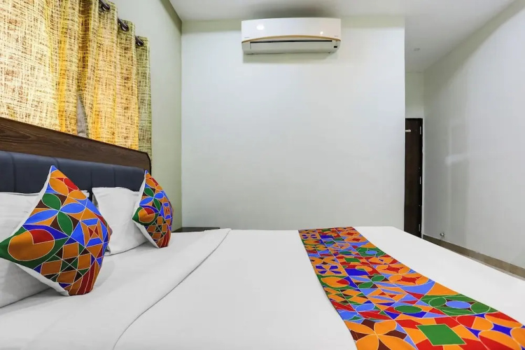 Hotel Johar Inn