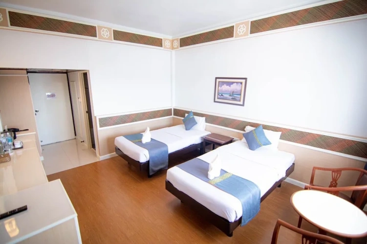 Deluxe Twin room with balcony