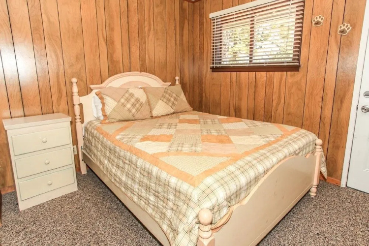 Lakefront Retreat