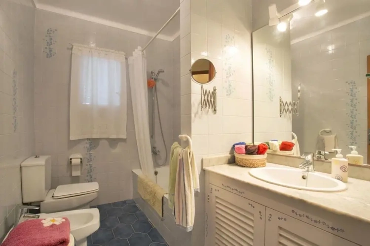 3 Bedrooms Family Cottage with view