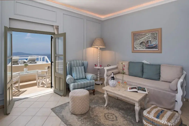 2 Bed Villa - Sleeps 4 - Pool - Private Chef