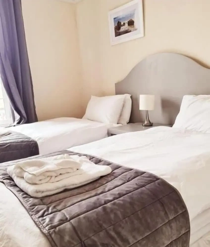 Standard Twin room with sea view