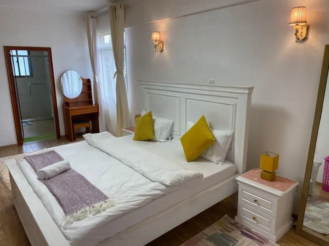 Sextuple Apartment
